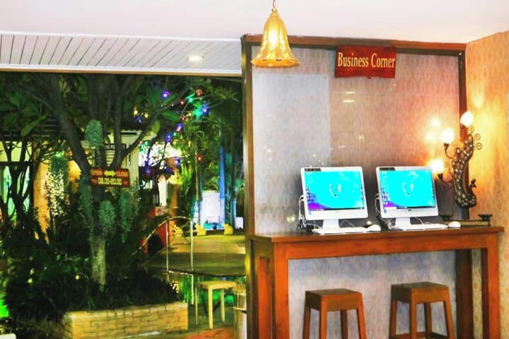 Aiyaree Place Hotel