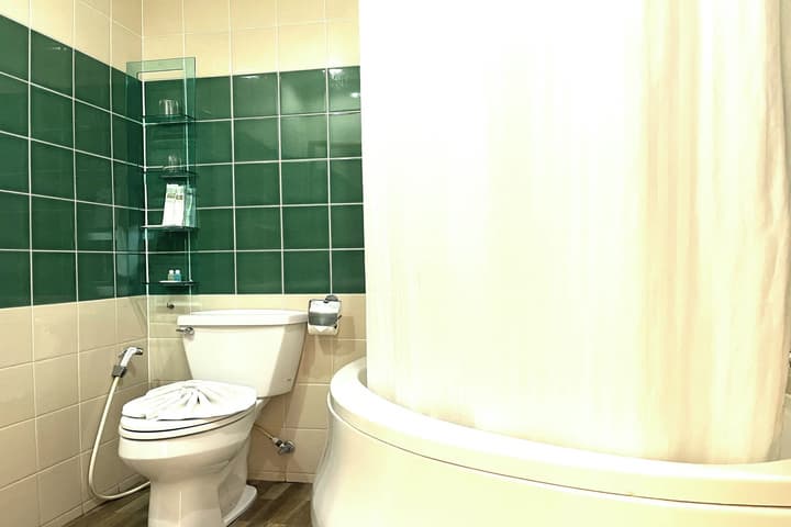 Aiyaree Place Hotel