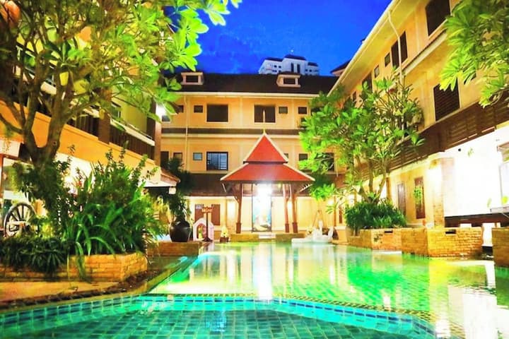 Aiyaree Place Hotel