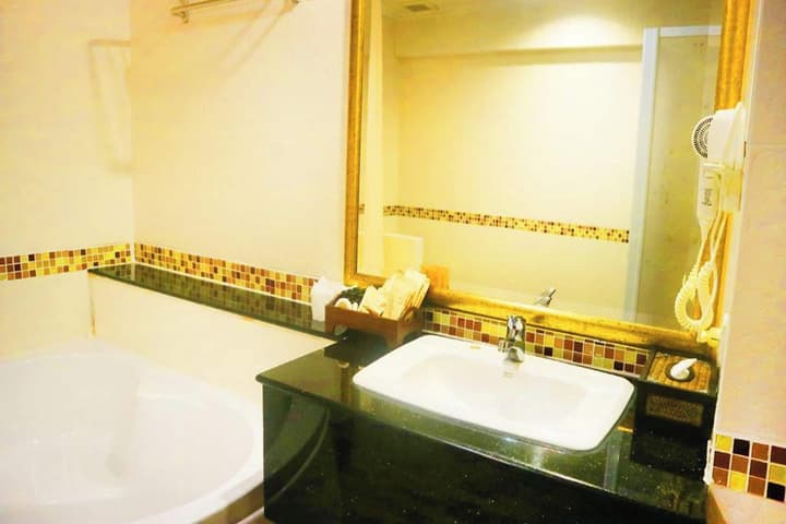 Aiyaree Place Hotel