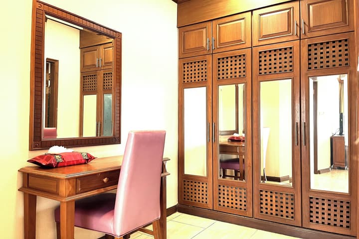 Aiyaree Place Hotel