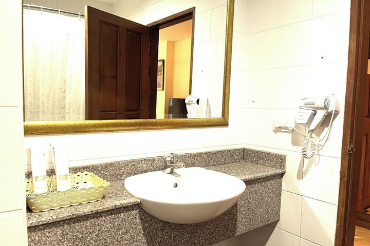 Aiyaree Place Hotel