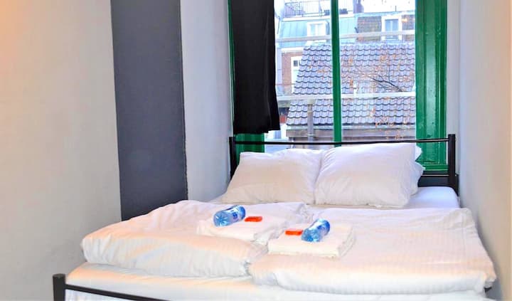 The Flying Pig Uptown Hostel