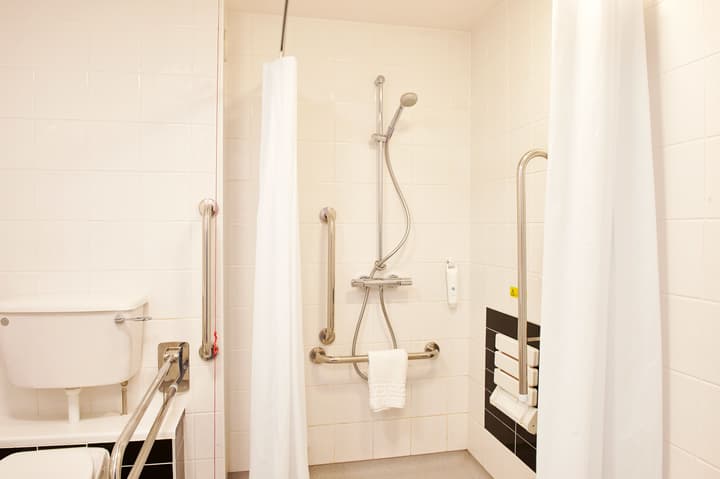 Holiday Inn Express Manchester Airport by IHG