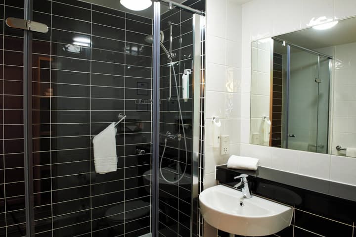 Holiday Inn Express Manchester Airport by IHG