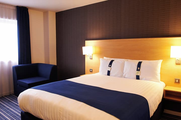 Holiday Inn Express Manchester Airport by IHG