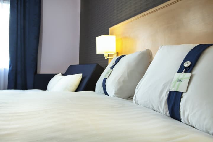 Holiday Inn Express Manchester Airport by IHG