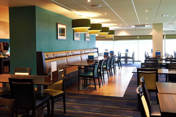 Holiday Inn Express Manchester Airport by IHG