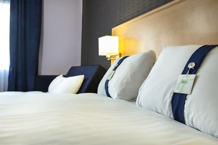 Holiday Inn Express Manchester Airport by IHG