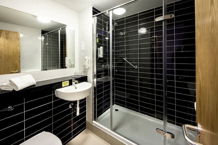 Holiday Inn Express Manchester Airport by IHG