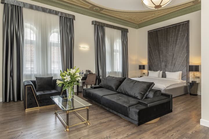 St.Palace hotel