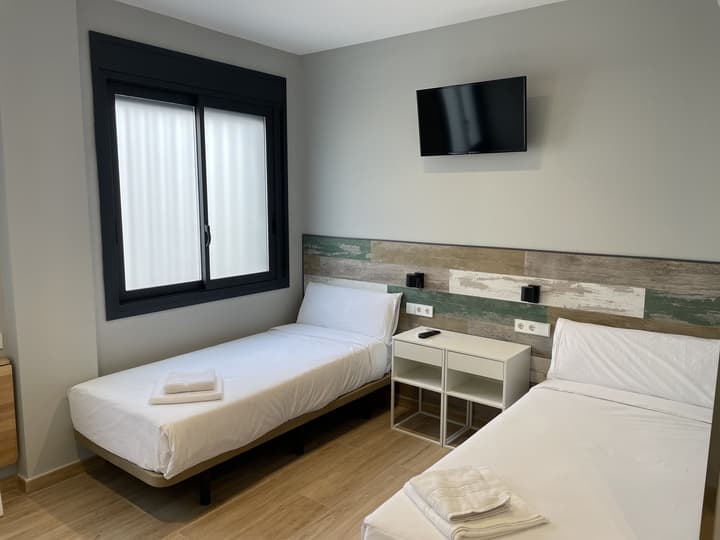 Hey Rooms