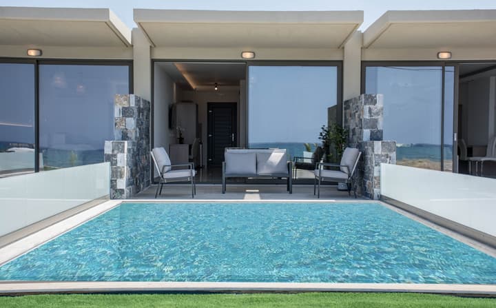 Ebenus Suites by Checkin