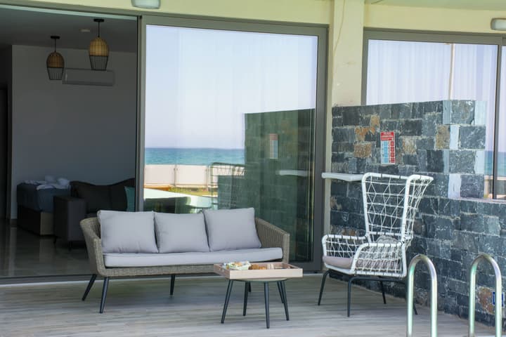 Ebenus Suites by Checkin