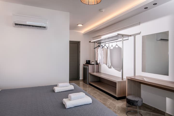 Ebenus Suites by Checkin