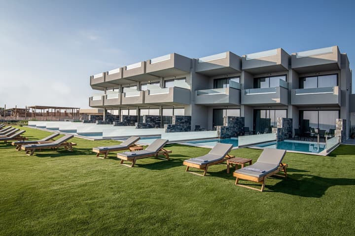 Ebenus Suites by Checkin