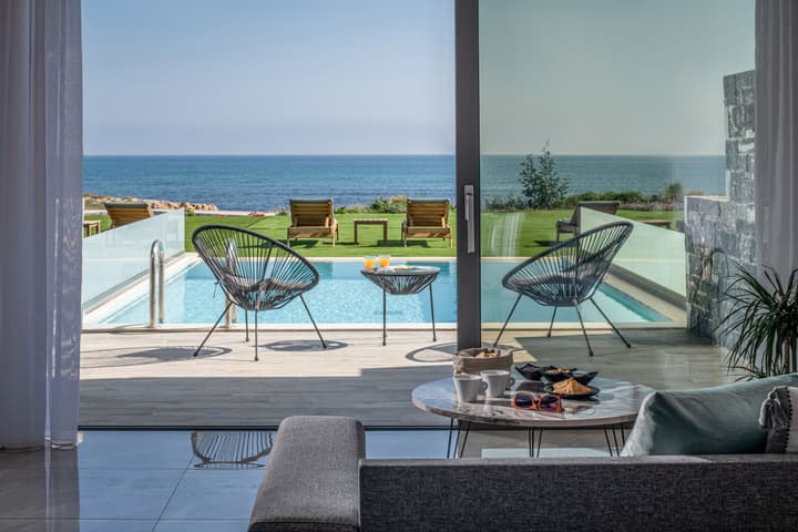 Ebenus Suites by Checkin