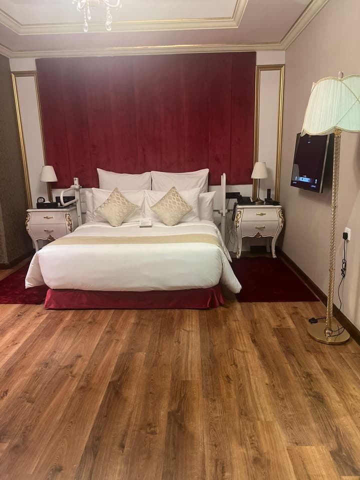 WA hotel
