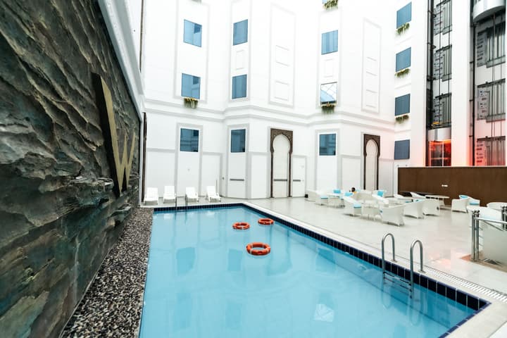 WA hotel