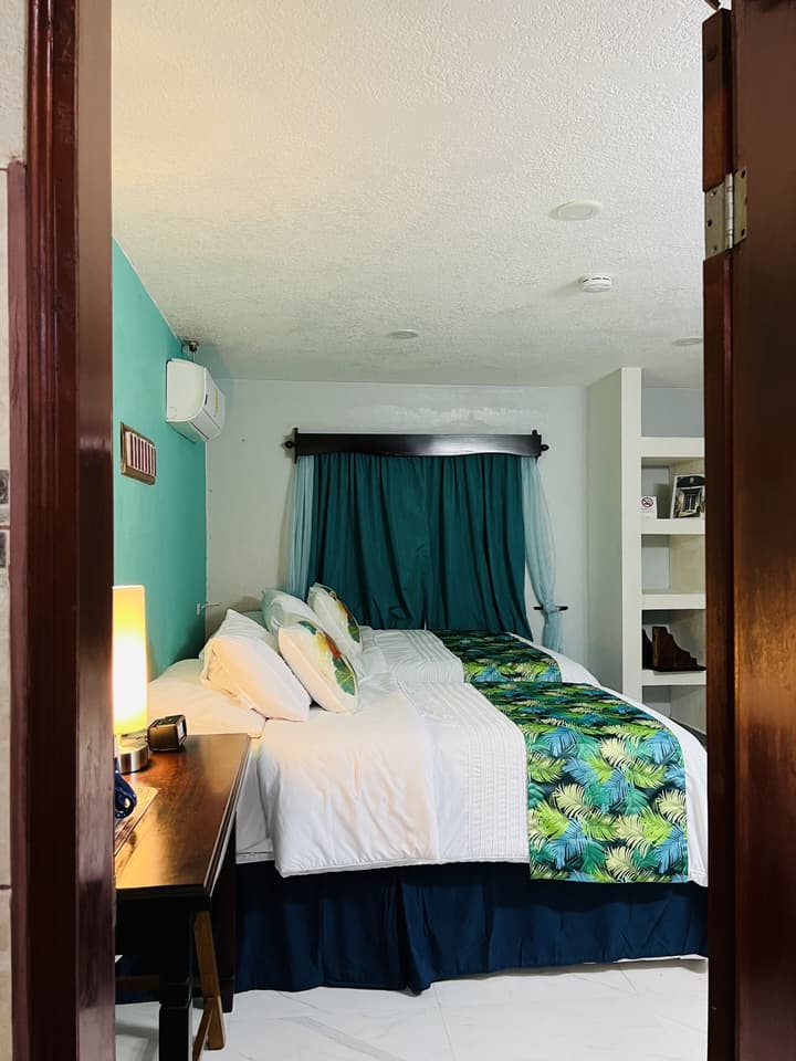 One South Place Hotel