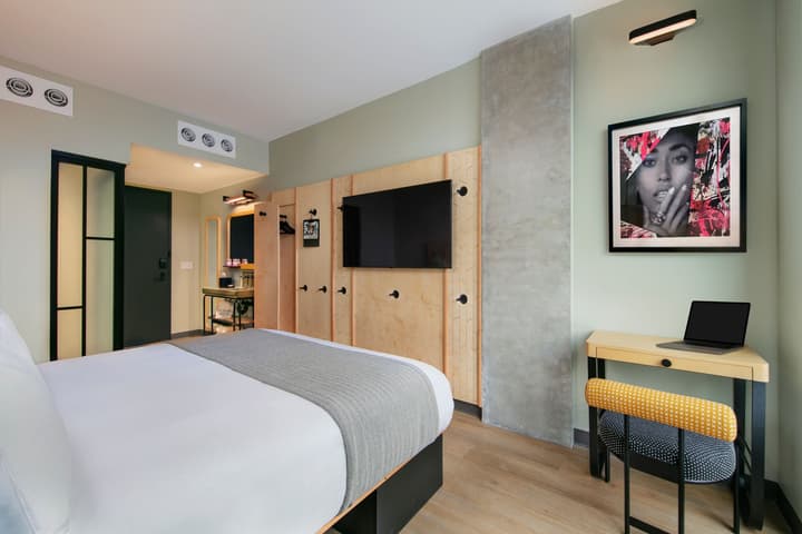 Moxy Brooklyn Williamsburg