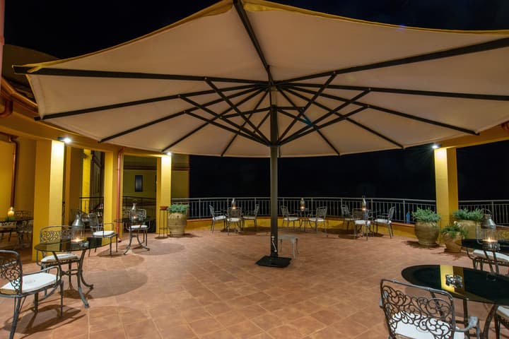 S'ena Hotel