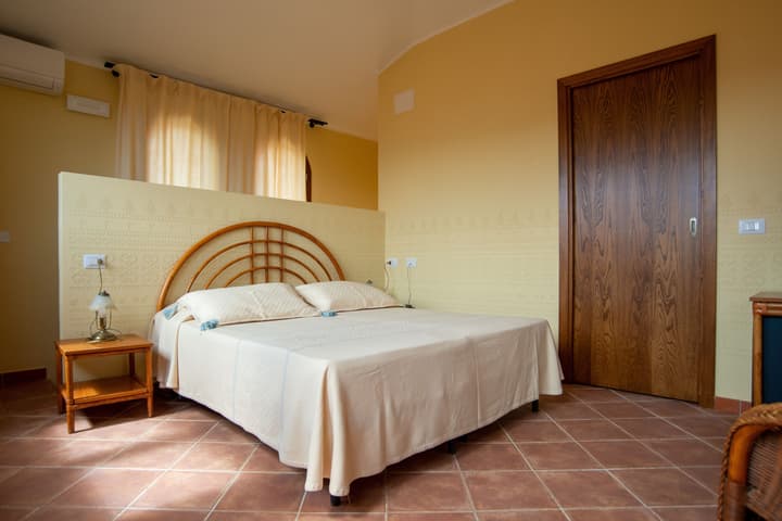 S'ena Hotel