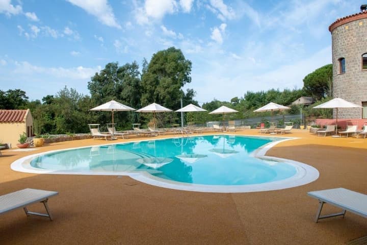 S'ena Hotel