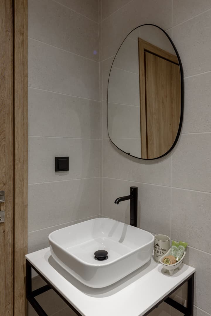 Galio Suites Airport by Airstay