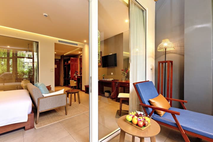 Indra Hotel