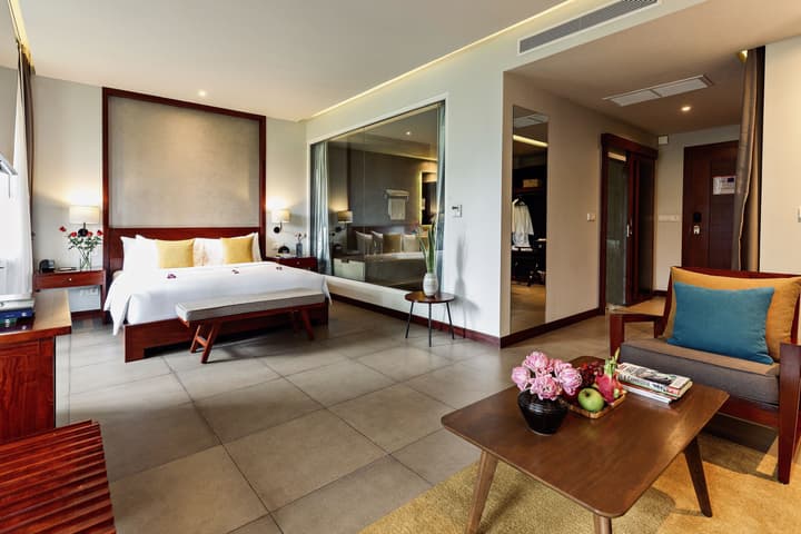 Indra Hotel