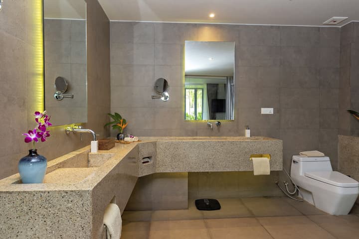 Indra Hotel