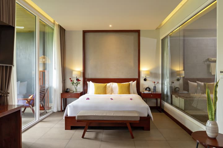 Indra Hotel