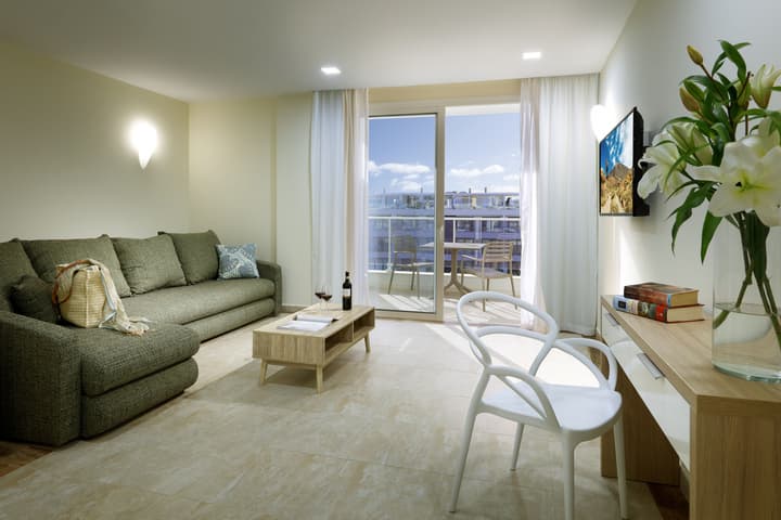 Marinell Collection Palm-Mar