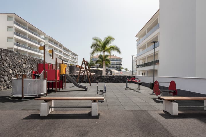 Marinell Collection Palm-Mar