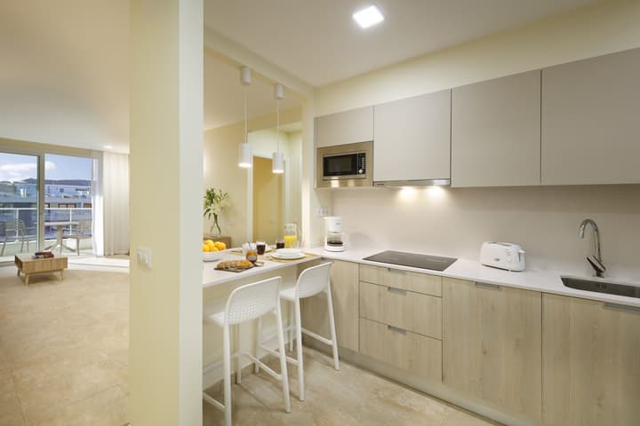 Marinell Collection Palm-Mar