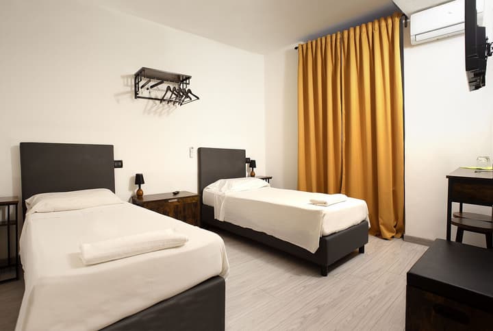 RED AND BLUES MUSIC HOTEL GENOVA