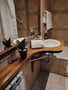 ISLA BONITA SUITES