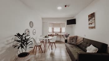 ISLA BONITA SUITES
