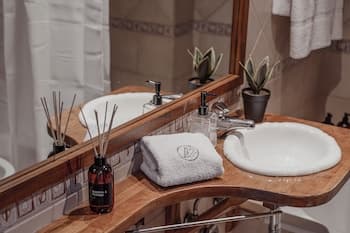 ISLA BONITA SUITES