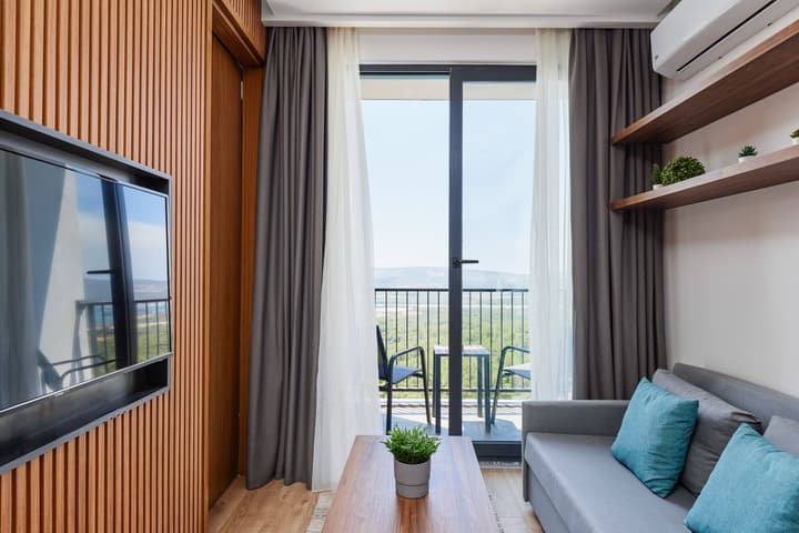 Bayview Hills Luxury Residences