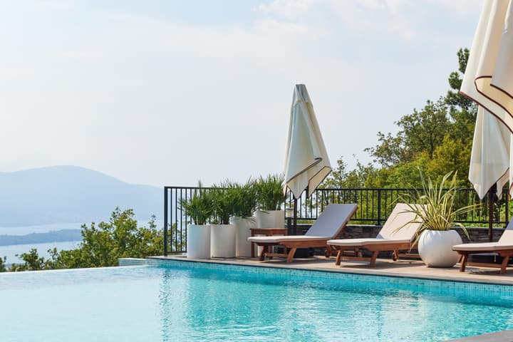 Bayview Hills Luxury Residences