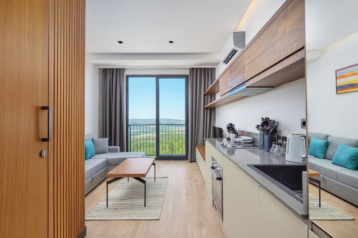 Bayview Hills Luxury Residences