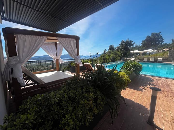 Bayview Hills Luxury Residences