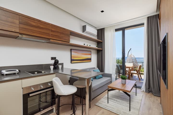 Bayview Hills Luxury Residences