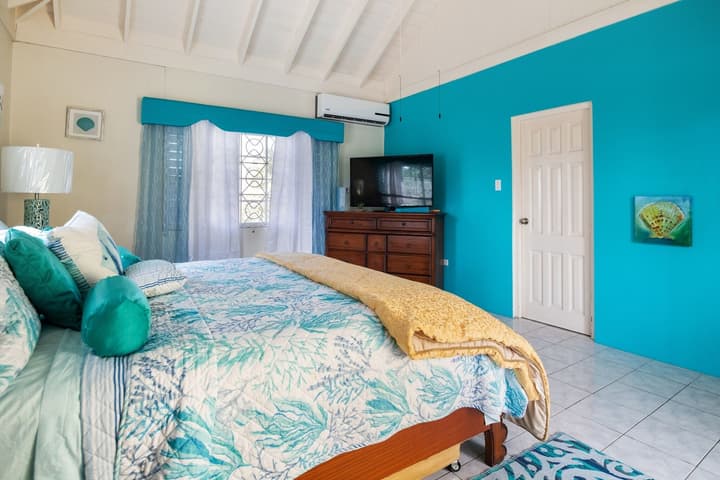 Yancey Largo Villa Perfect Jamaica Ironshore Getaway w Private Pool and Onsite Staff Services by RedAwning