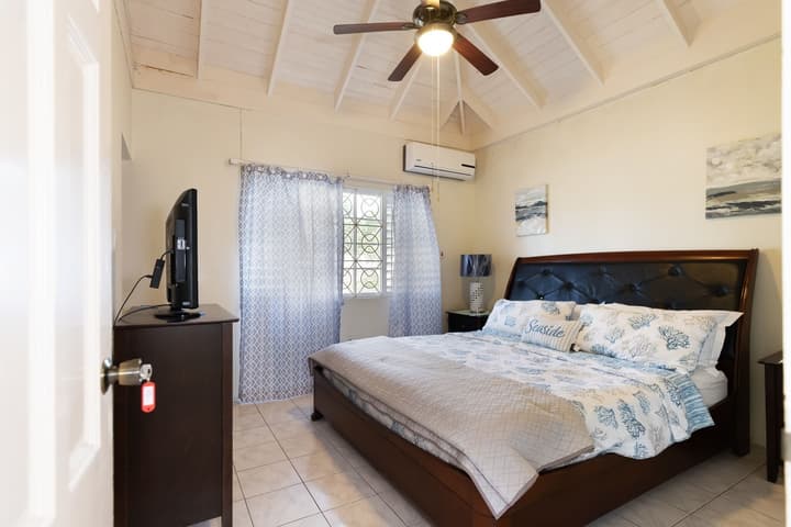 Yancey Largo Villa Perfect Jamaica Ironshore Getaway w Private Pool and Onsite Staff Services by RedAwning