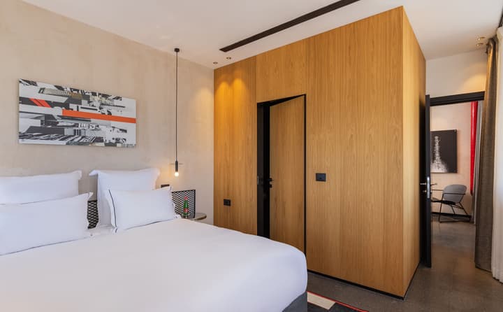 Brut Seafront Hotel By Sunday