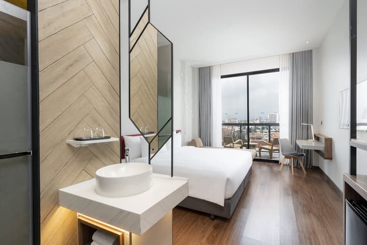Centara Life Hotel Bangkok Phra Nakhon