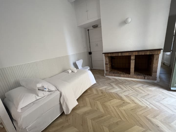 THE MO HOUSE GOTIC